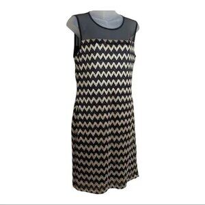 RONNI NICOLE WOMEN'S BLACK/GOLD CHEVRON LINED MESH UPPER CHEST DRESS SIZE 10-EUC